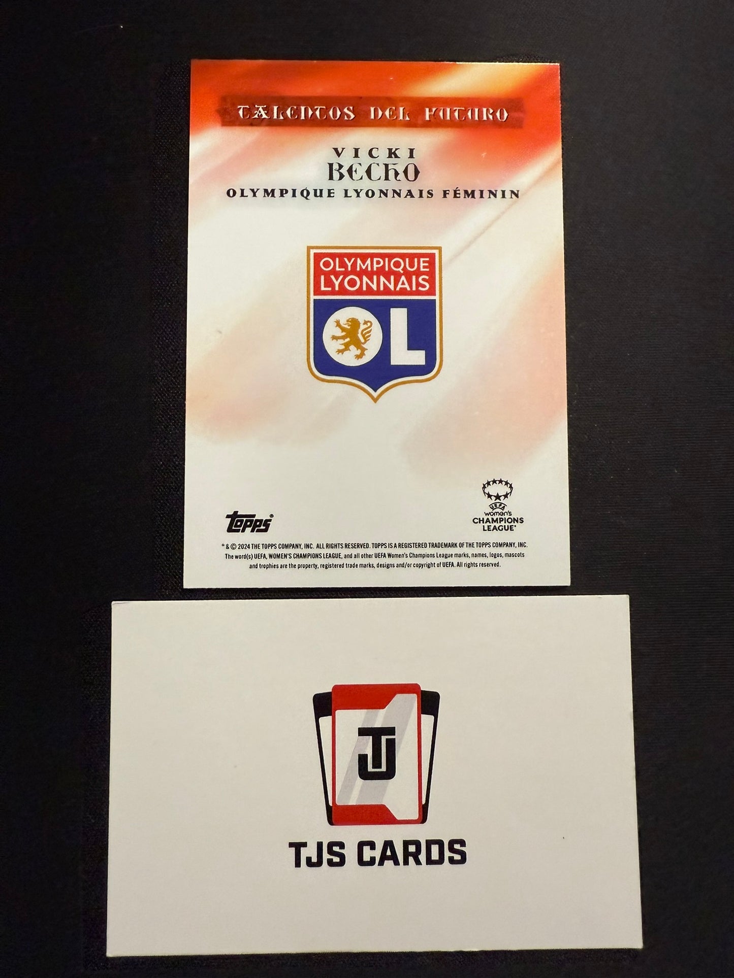 Vicki Becho - Red /10 - TOPPS Bonmati Curated Set 2023/24