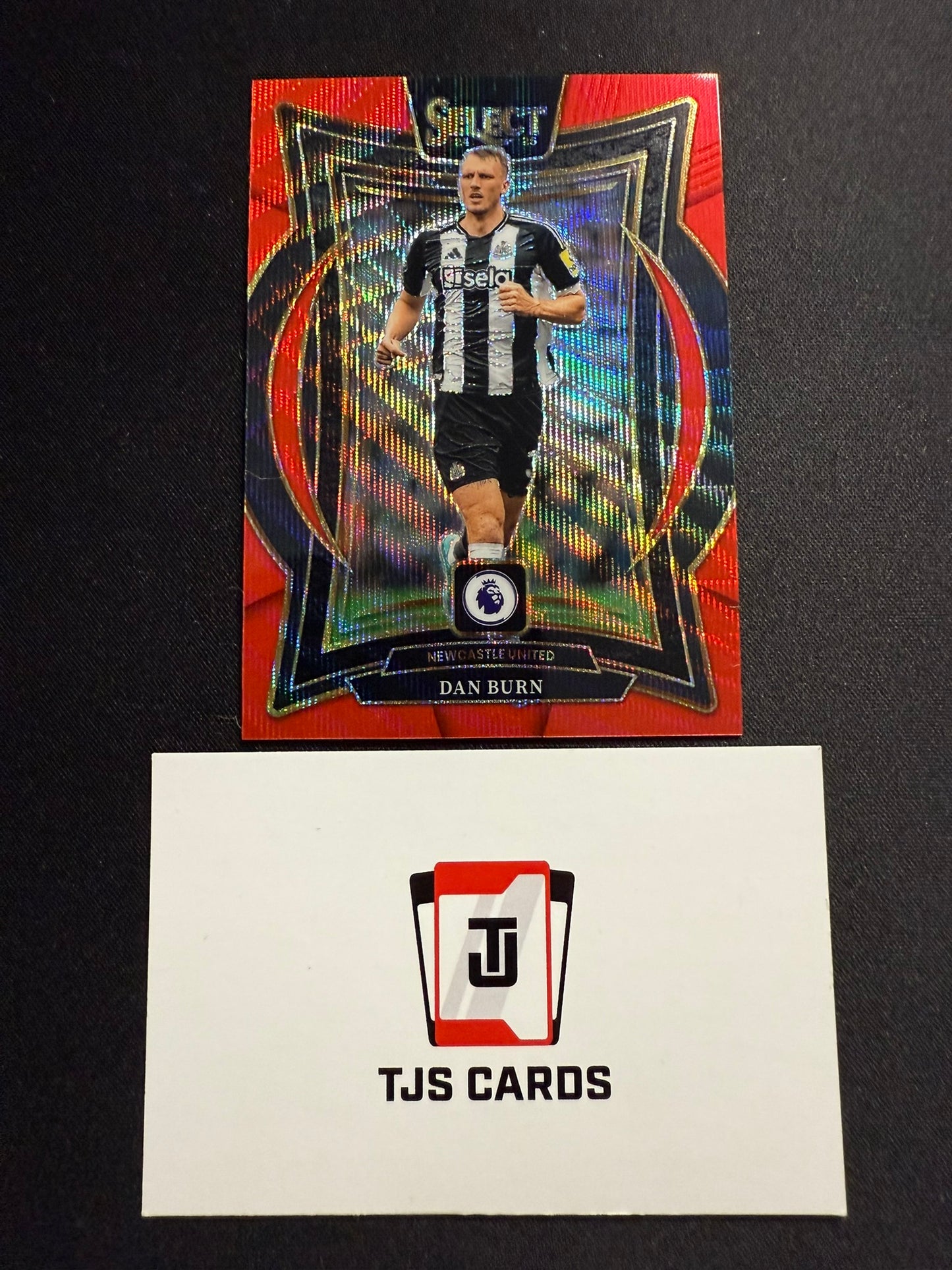 Dan Burn - Red Wave /88 - Panini Select Premier League 2024/25