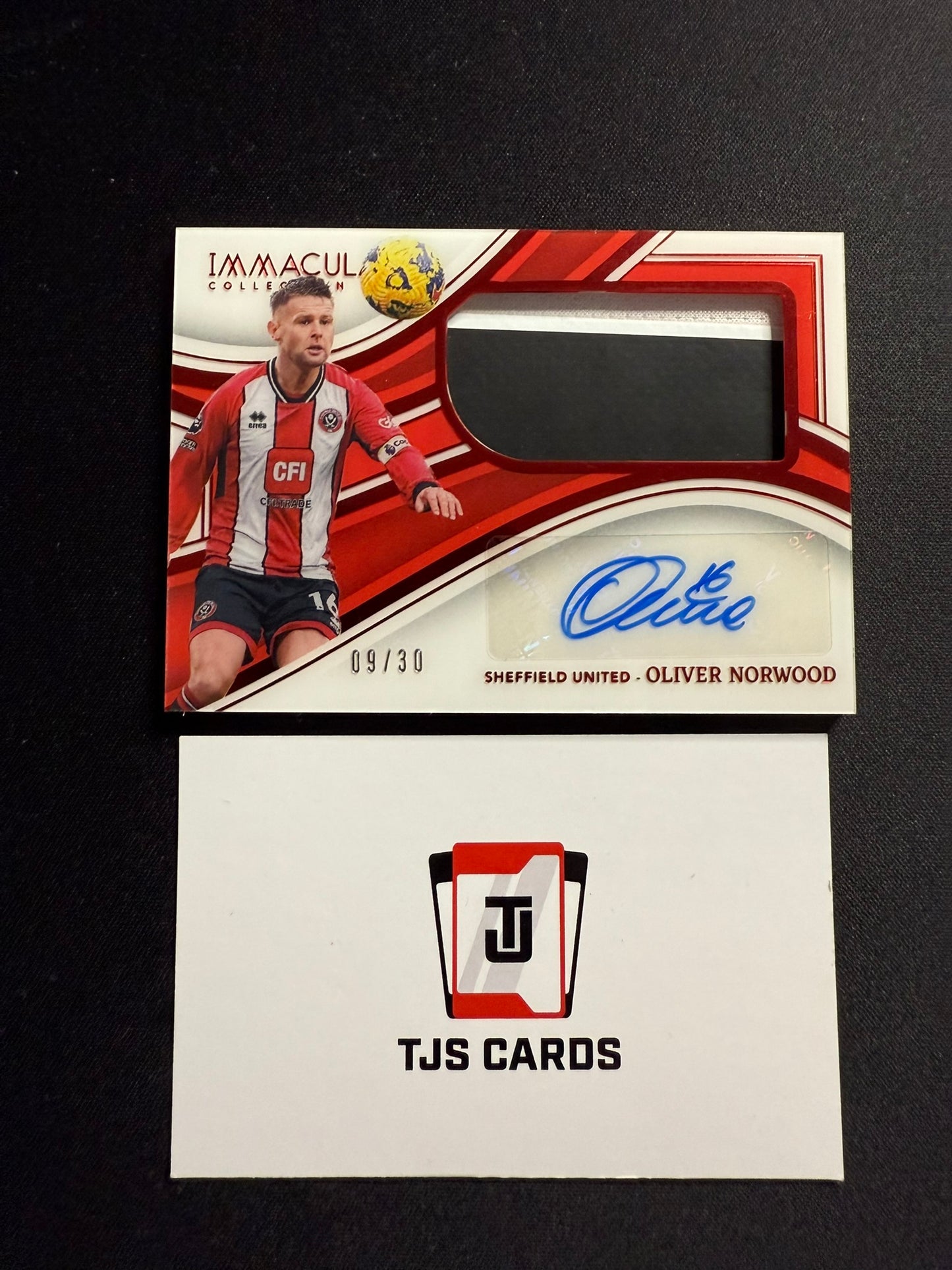 Oliver Norwood - Patch Auto /30 - Panini Immaculate 2023/24