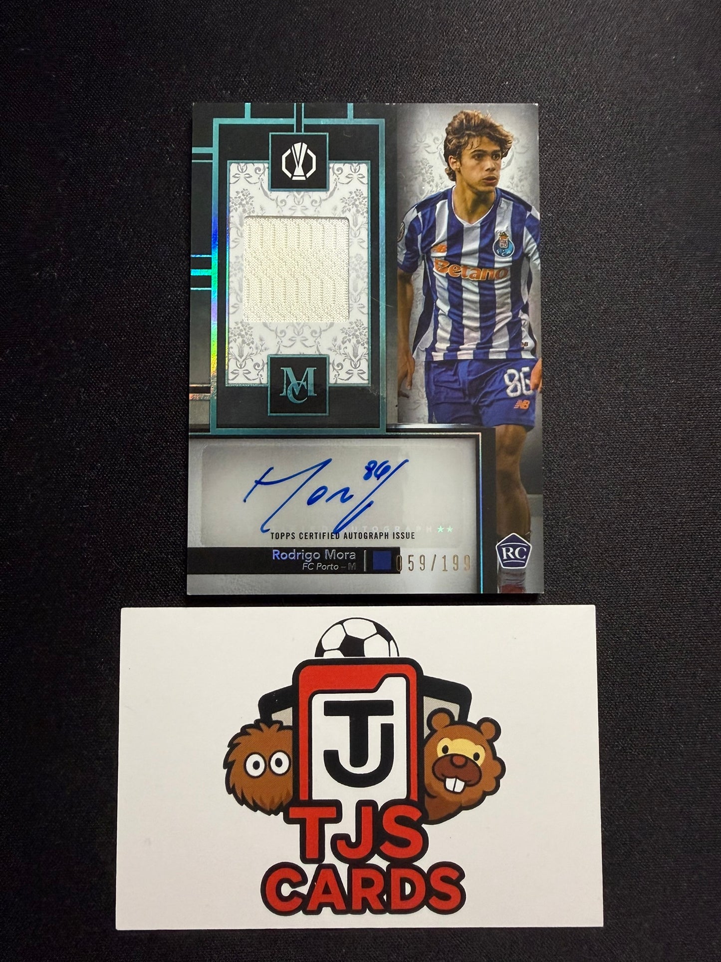 Rodrigo Mora - Rookie Patch Auto /199 - TOPPS Museum UCC 2024/25