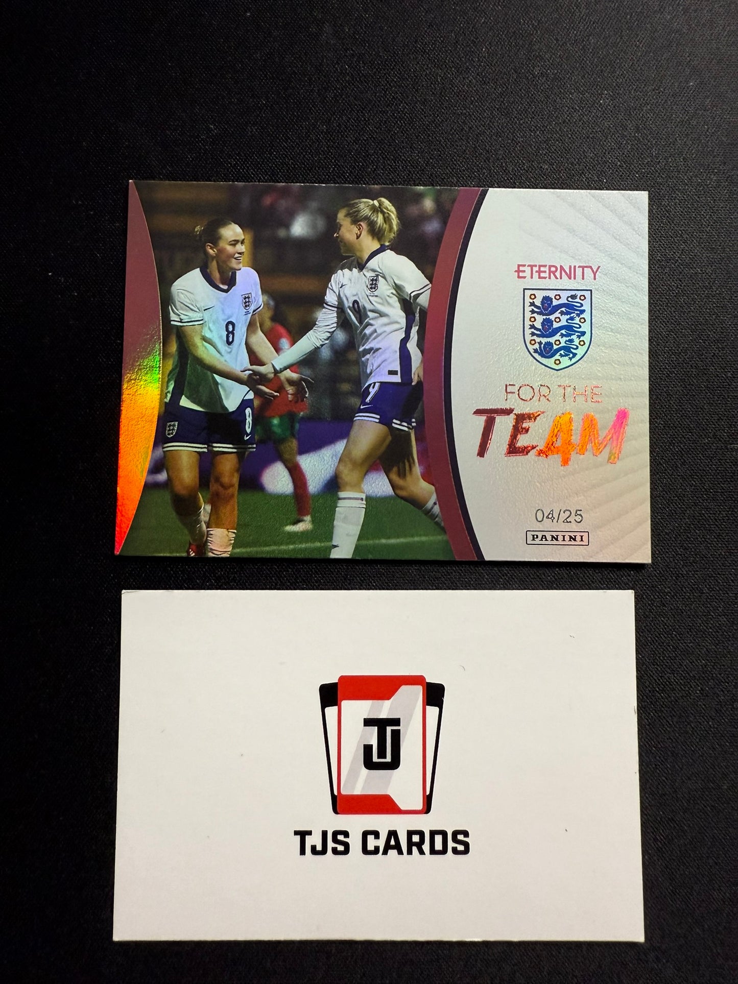 For The Team - FTT-09 Pink /25 - Panini Eternity Lionesses 2025