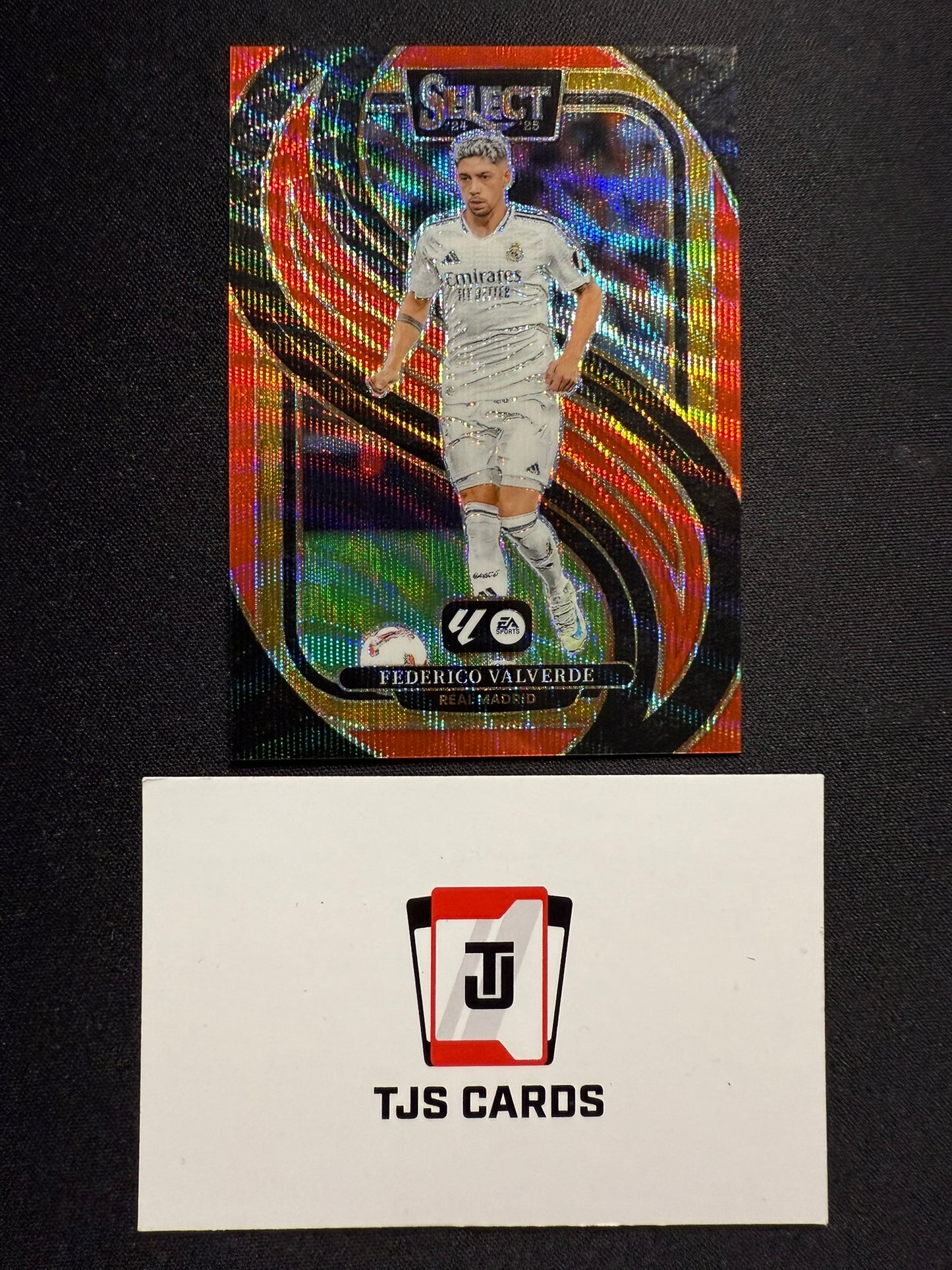 Federico Valverde - Red Wave /59 - Panini Select La Liga 2024/25