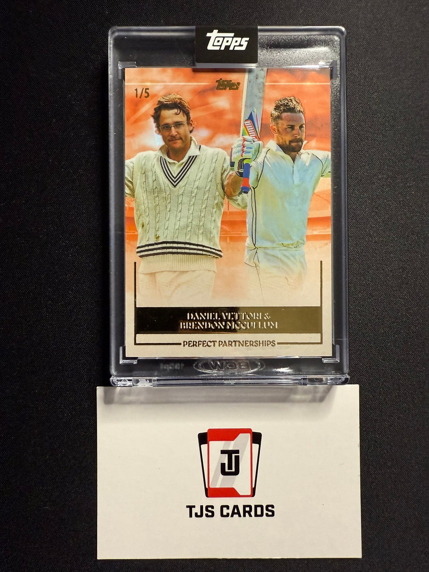 Daniel Vettori / Brendon McCullum - Orange /5 - TOPPS Cricket Legends Volume 2 2025