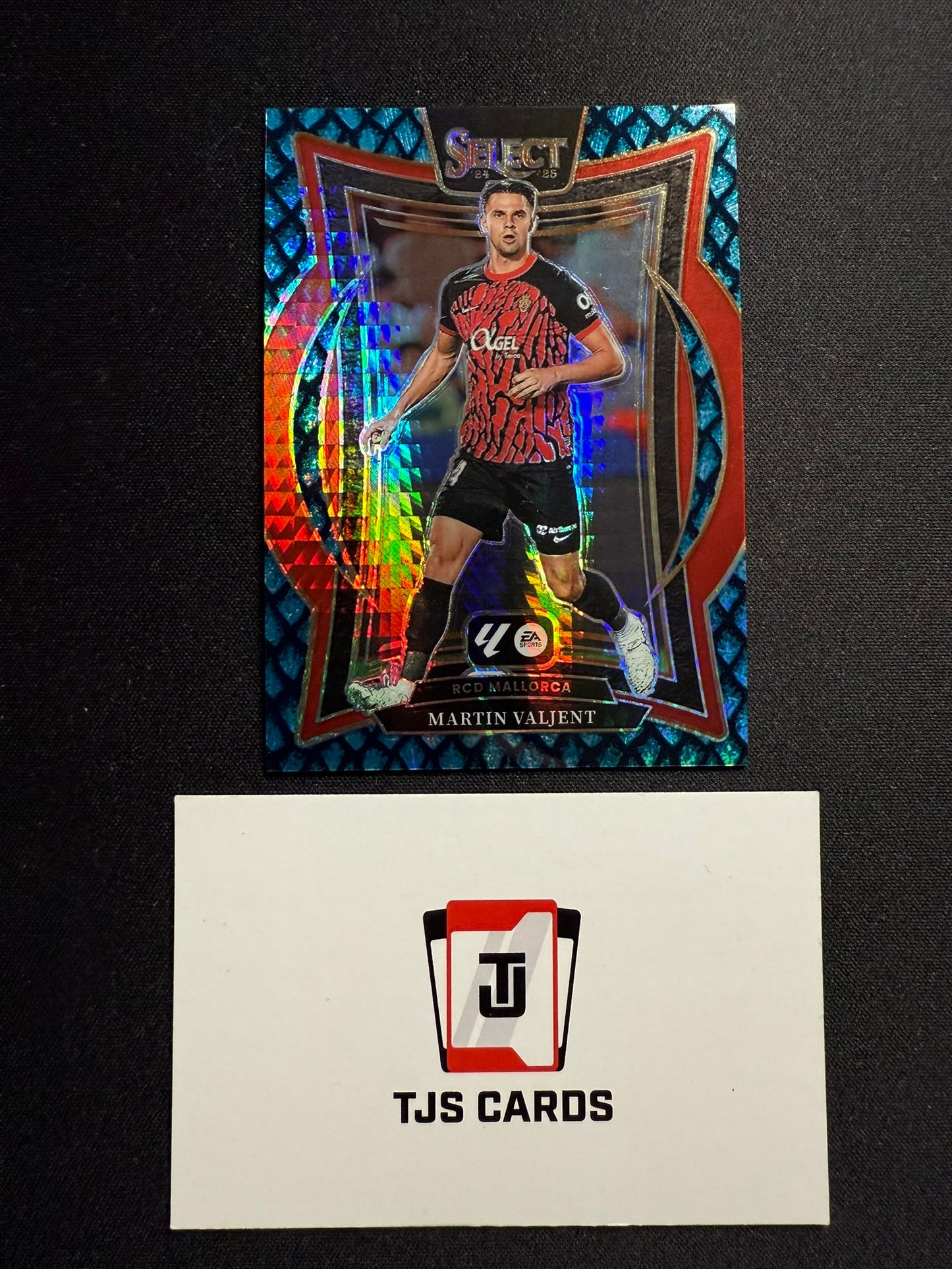 Martin Valjent - Dragon Scale /28 - Panini Select La Liga 2024/25