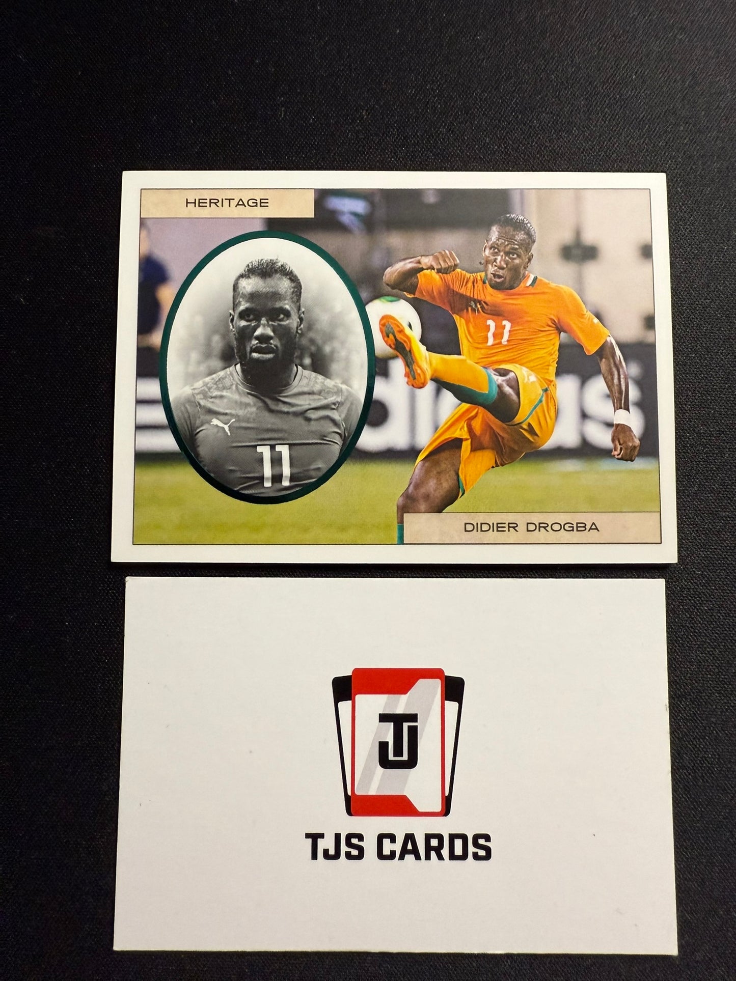 Didier Drogba - Emerald Heritage /32 - Futera Unique 2023