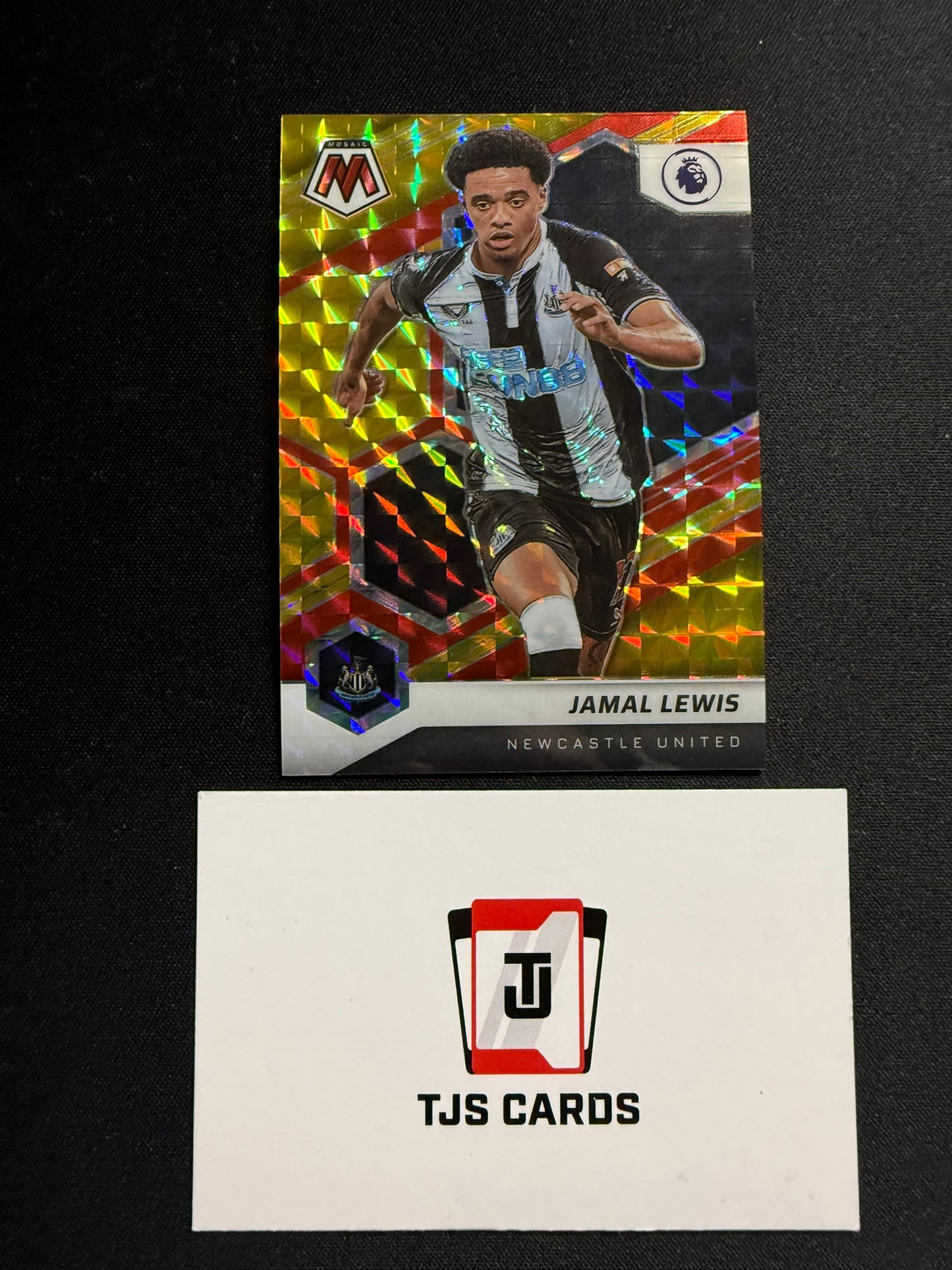 Jamal Lewis - Red & Gold /88 - Panini Mosaic Premier League 2021/22