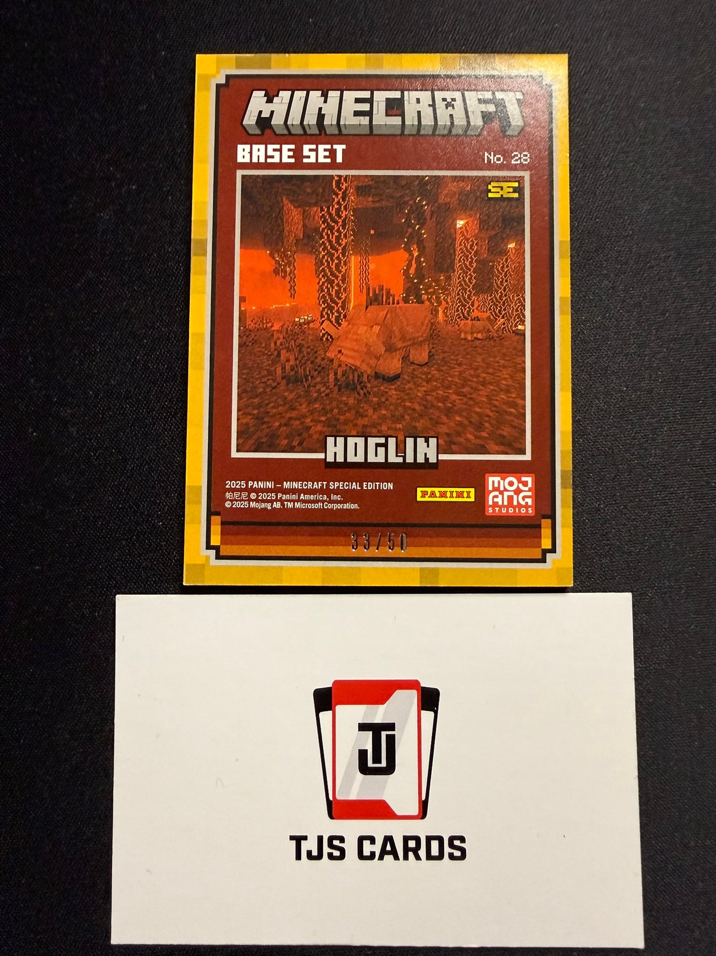 Hoglin - Gold /50 - Panini Minecraft Special Edition 2025