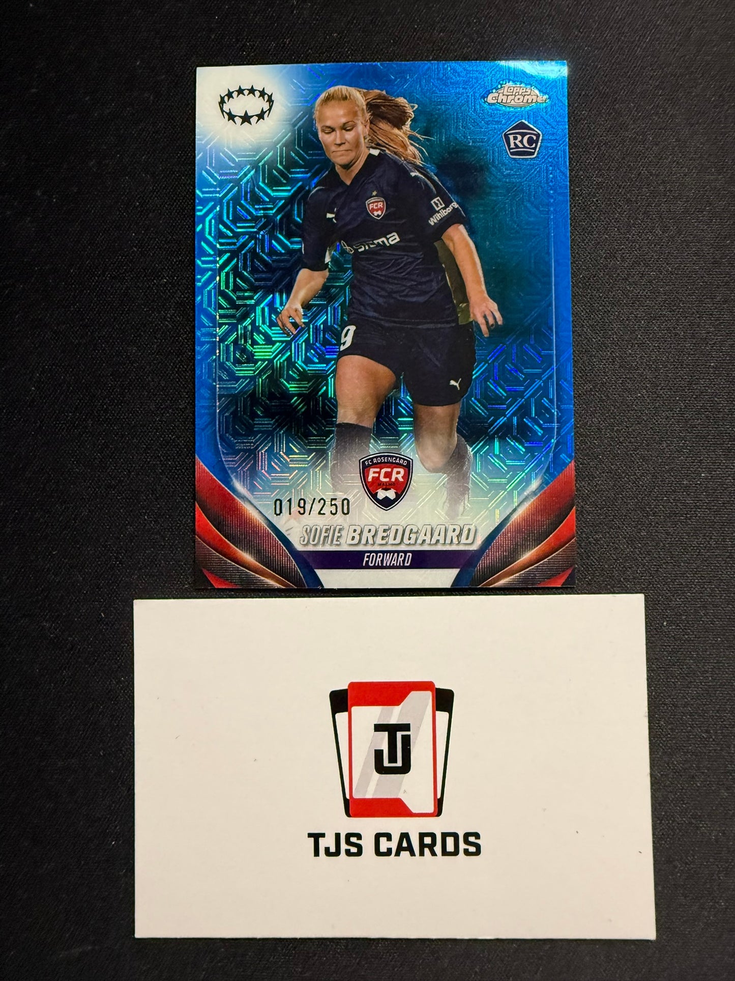 Sofie Bredgaard - Rookie Blue Mojo /250 - TOPPS Chrome UWCL 2023/24