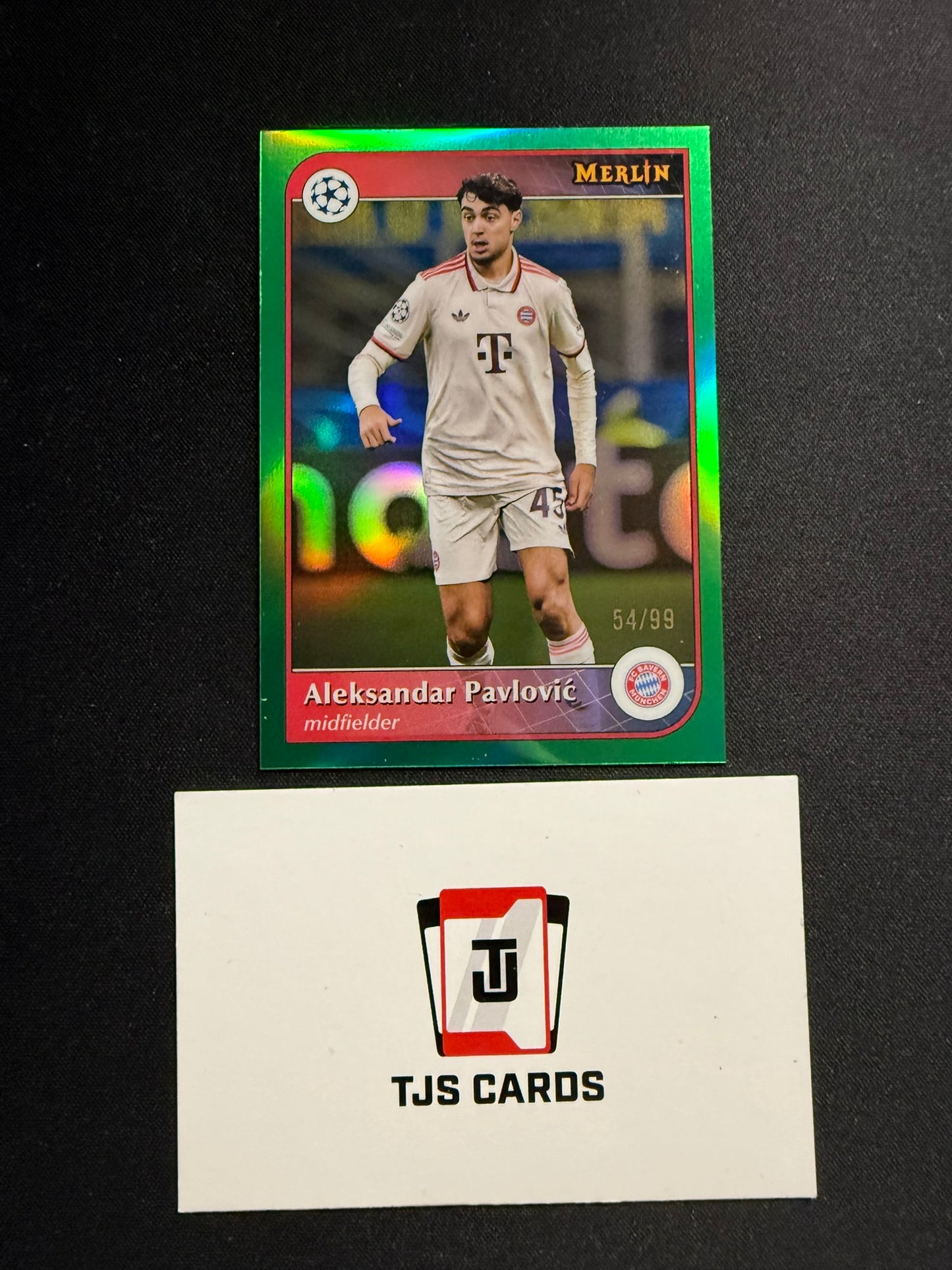 Aleksandar Pavlovic - Green /99 - TOPPS Merlin Chrome UCC 2024/25