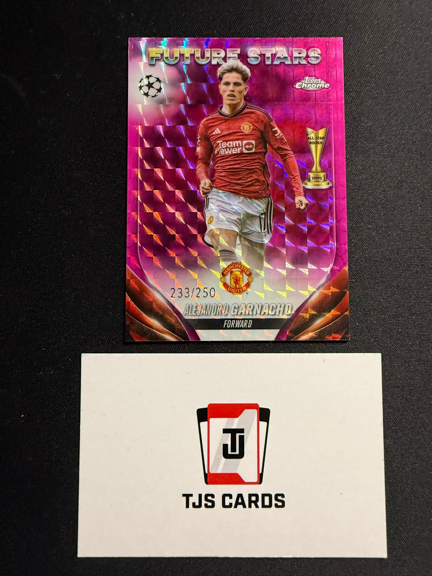 Alejandro Garnacho - Pink Geometric /250 - TOPPS Chrome UCC 2023/24