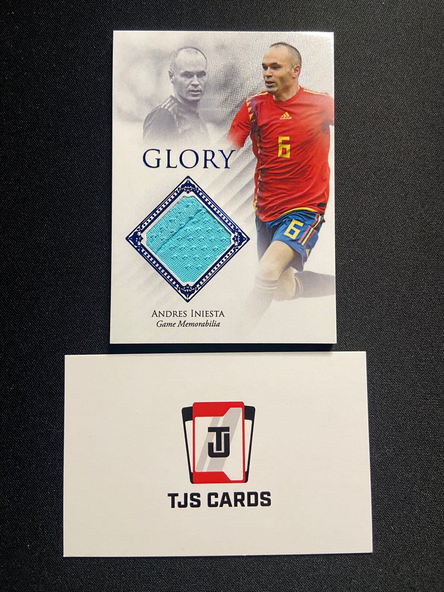 Andres Iniesta - Glory Match-Worn /9 - Futera Unique 2024