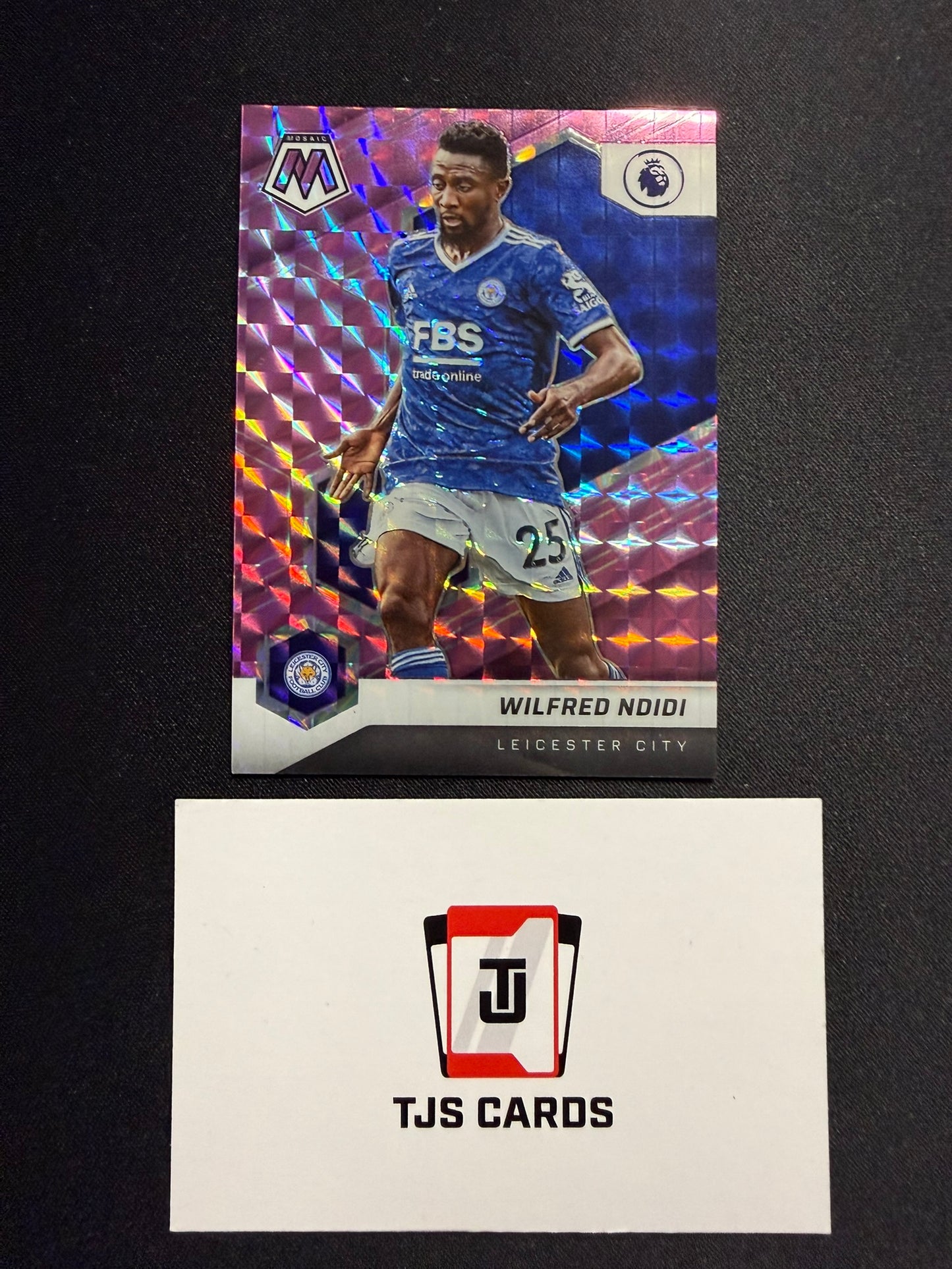 Wilfred Ndidi - Purple /49 - Panini Mosaic Premier League 2021/22