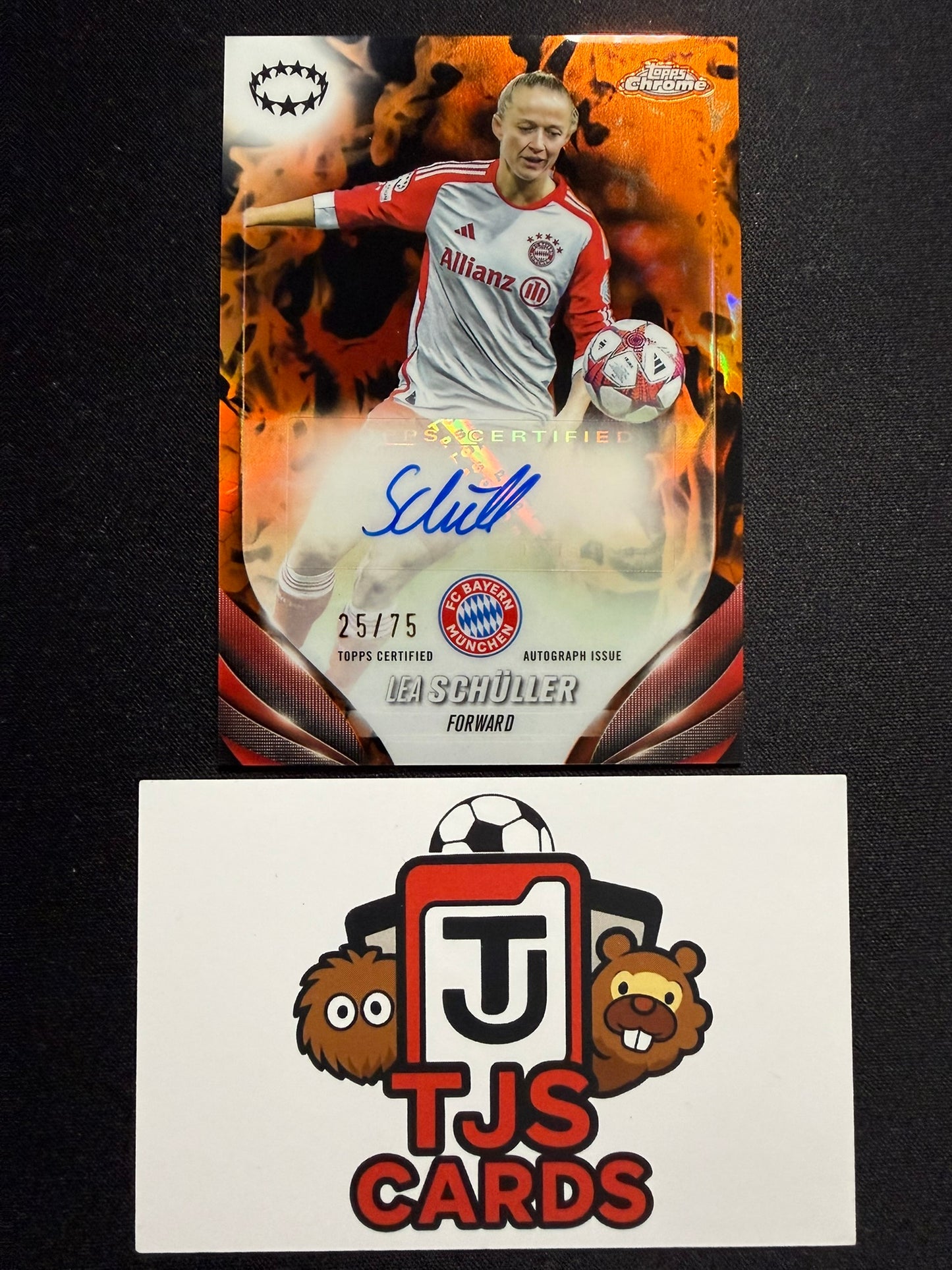 Lea Schuller - Inferno Auto /75 - TOPPS Chrome UWCL 2023/24