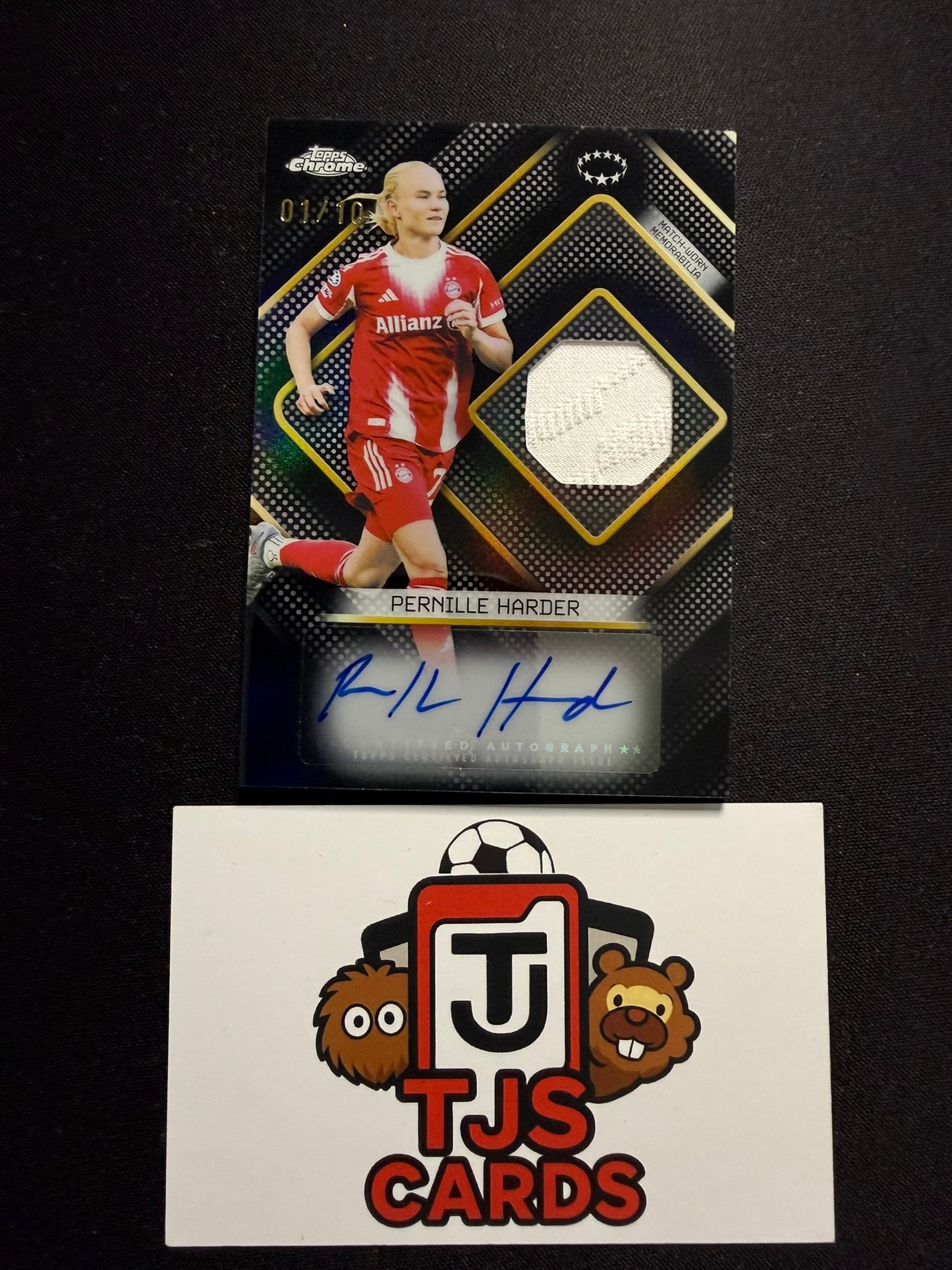 Pernille Harder - Black Match-Worn Patch Auto /10 - TOPPS Chrome UWCL 2025/26